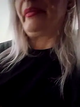 LadyTouch's cam snapshot