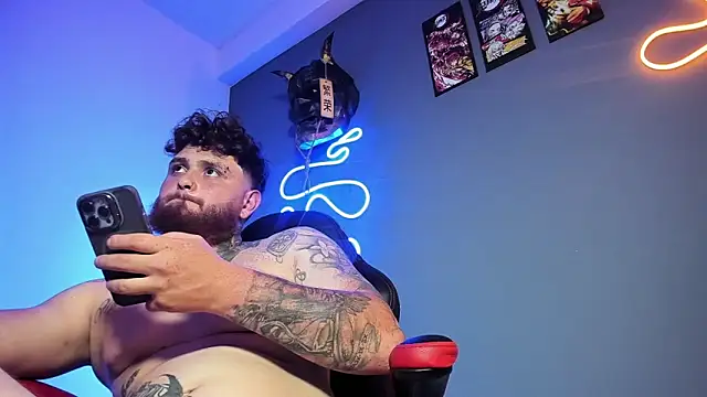 Ragnar_Larssen live sex cam