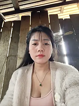 Ngocmai_lazdy live sex cam