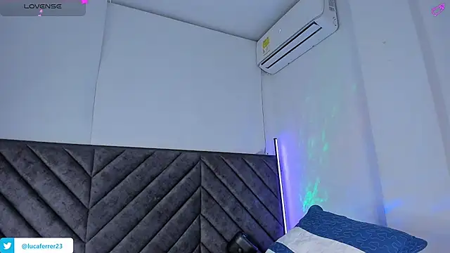 Luca_ferrer_ live sex cam