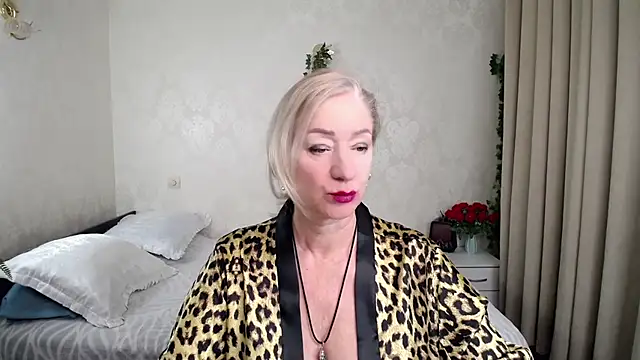 hunters_woman's cam snapshot