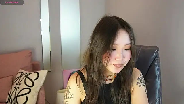 ElinaMotion live sex cam
