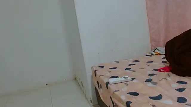 lucy_sluppy_hard's cam snapshot