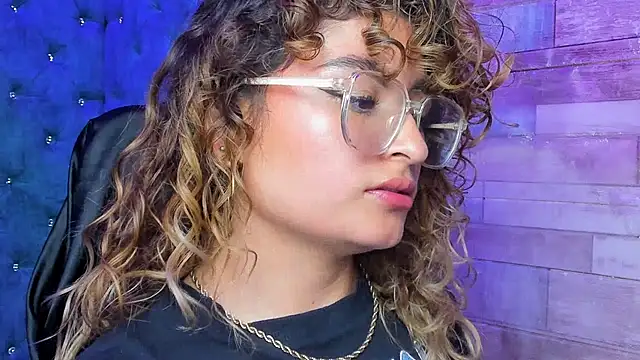 EmiliRouse_'s cam snapshot