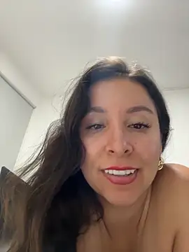 emely_sexx20's cam snapshot