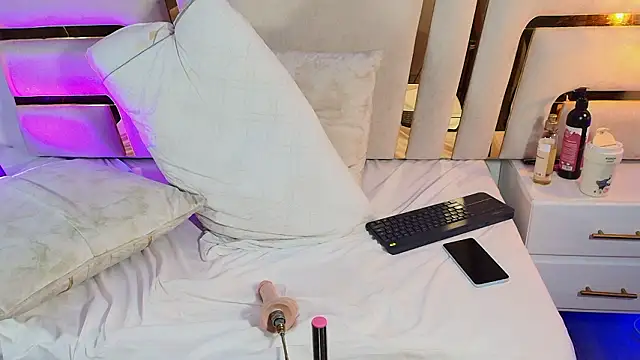 Noelle_Minx's cam snapshot