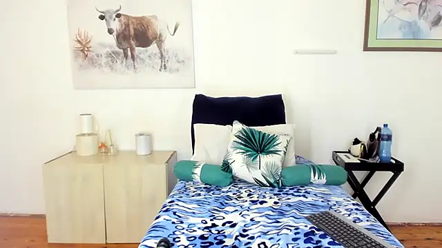 ConnieSmall24 live sex cam