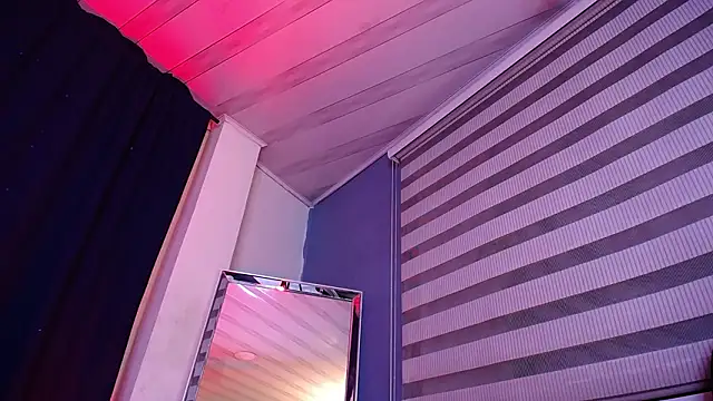 Emilyy05_'s cam snapshot