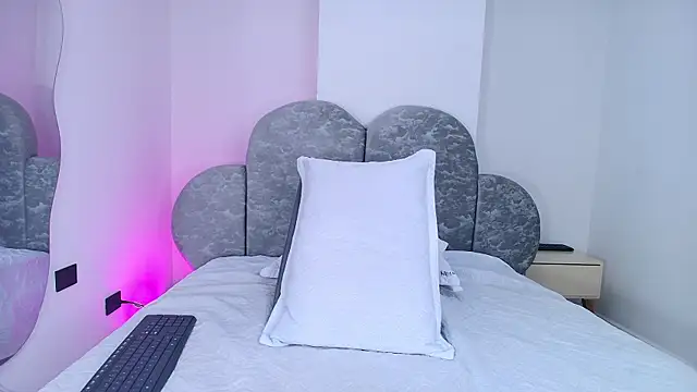 ari_fire's cam snapshot