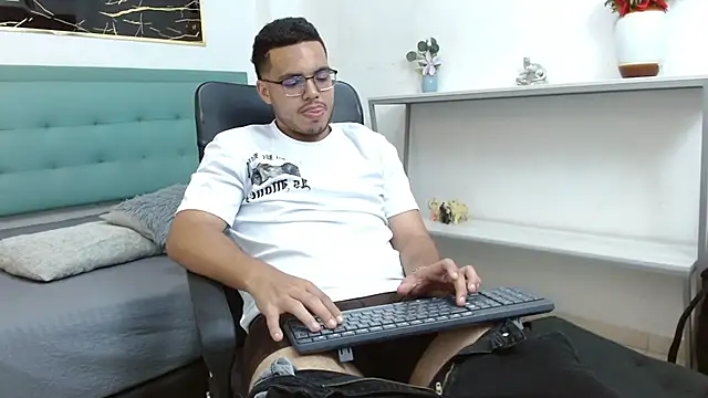 Trevor_Ash live sex cam