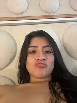 lucianaroy live sex cam