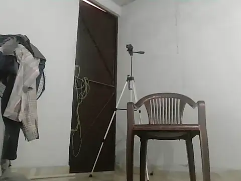 priya8300 live sex cam