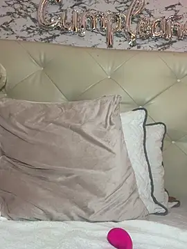 Lili__taylor's cam snapshot