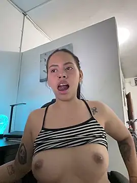 CarolinaRaven's cam snapshot