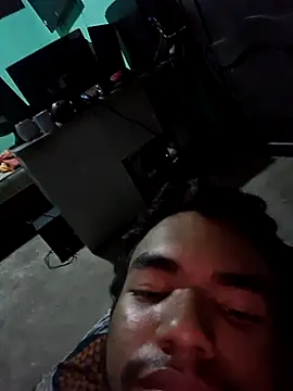 Reynold2608 live sex cam