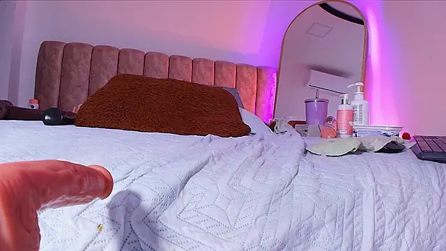 _linda_milk_ live sex cam