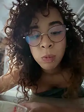 Woo_isDaphne's cam snapshot