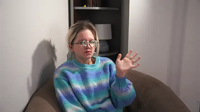 JuleeAndrea's cam snapshot