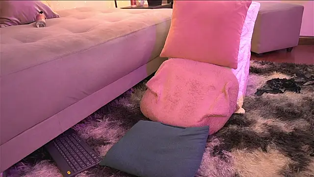 Chloe_Cherry21 live sex cam