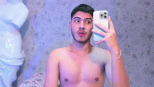 Apolo_Gray's cam snapshot