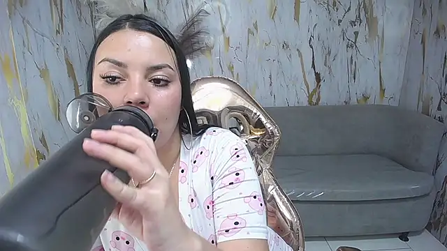 Milly_Queen_v's cam snapshot