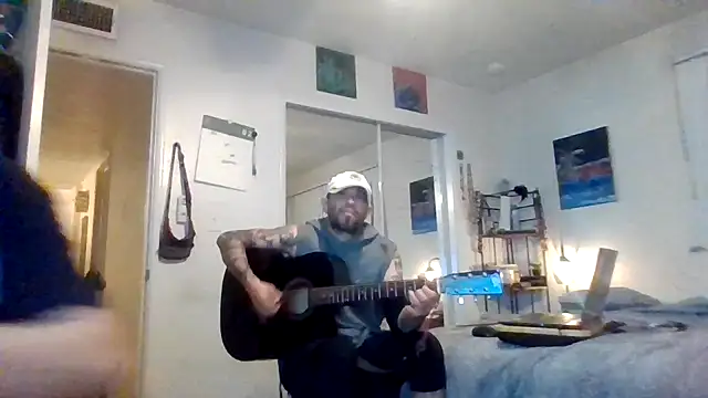 Tallhungandcloudy's cam snapshot