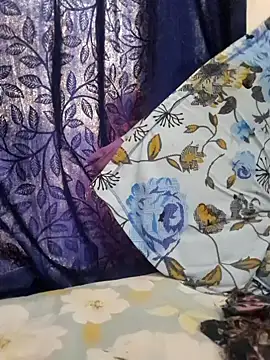 Priyajii-1111's cam snapshot