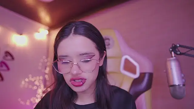 Lana_Dreams_'s cam snapshot