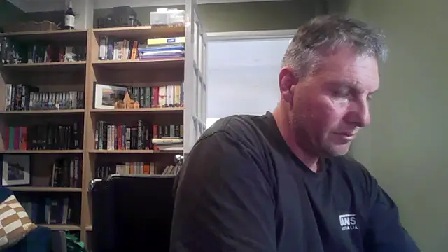 MrIsolated101 live sex cam