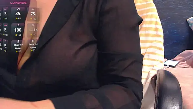 LadyAverrySquirt11 live sex cam