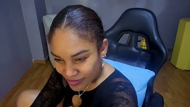 kamala_a's cam snapshot