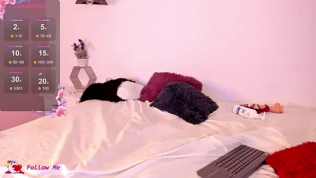 Briana_Goldd's cam snapshot