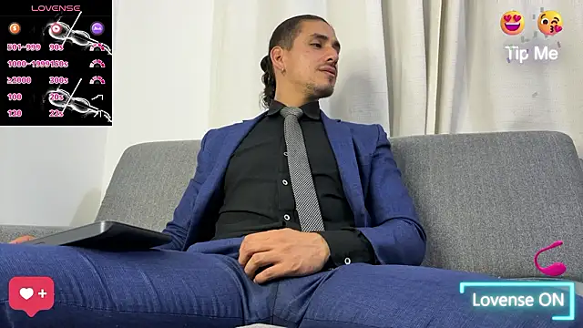 Tom_blunt96 live sex cam