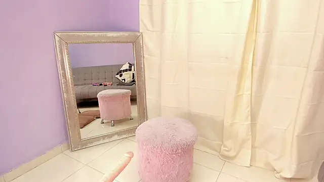 Emilyc_Rose's cam snapshot