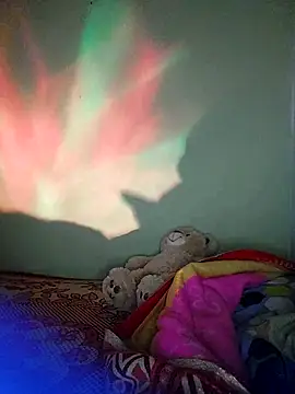 Linda_Saenz_'s cam snapshot