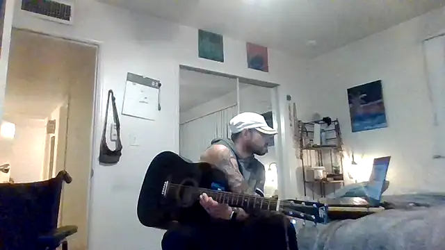 Tallhungandcloudy's cam snapshot