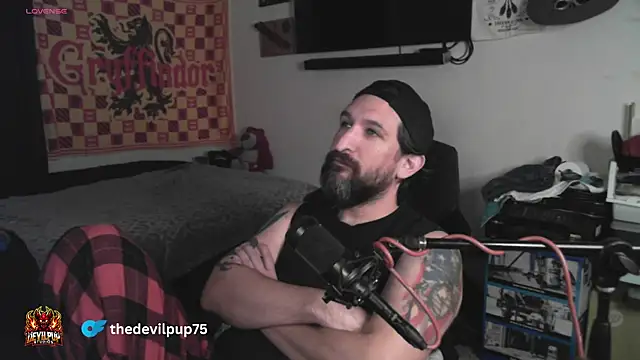 DevilPup75_'s cam snapshot