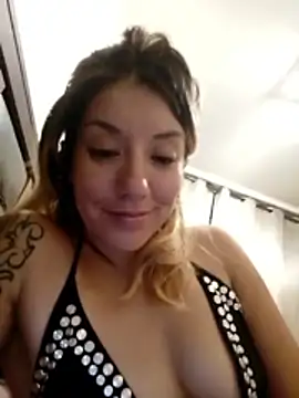 lilivalkova live sex cam