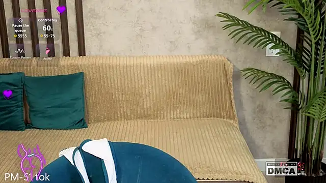 Holl1Would live sex cam