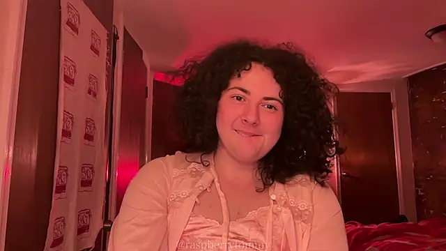 RaspberryTommyFTM live sex cam