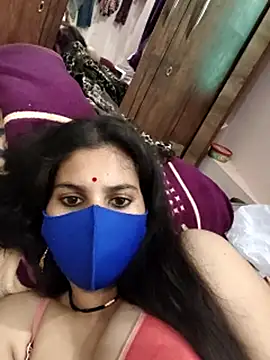 Maahi-Queen live sex cam