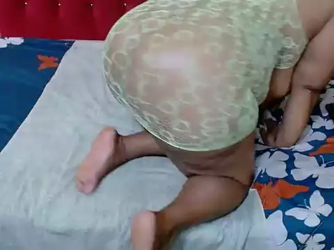 bigboobsbootyx22's cam snapshot