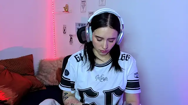 Emily_Lindey's cam snapshot