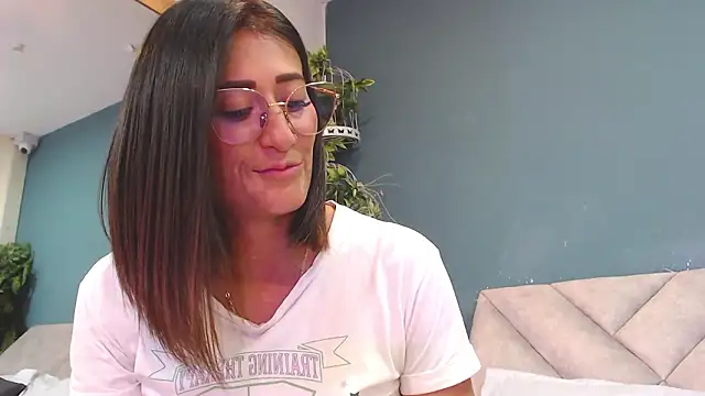 SharisWillian live sex cam