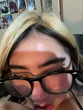 pinkybombon live sex cam