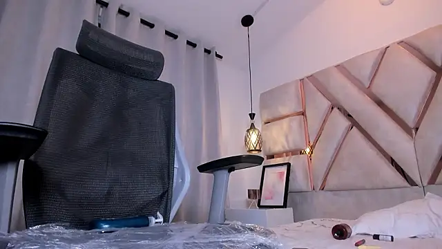 shineevg live sex cam