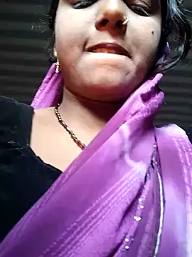 43-Aairah__6091's cam snapshot