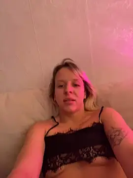 LikaCat live sex cam