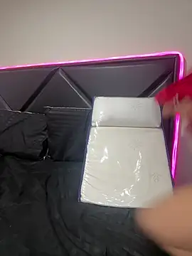 ScarlettAndClark live sex cam