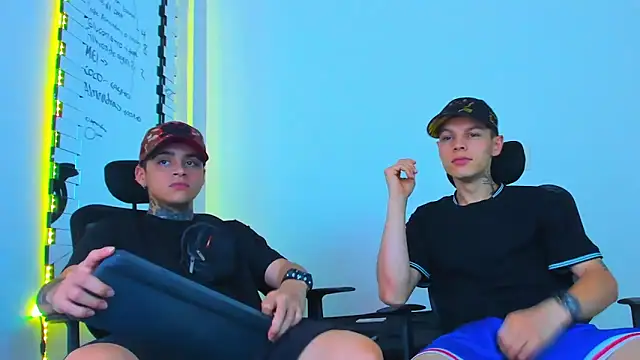 Thomas-Wil live sex cam